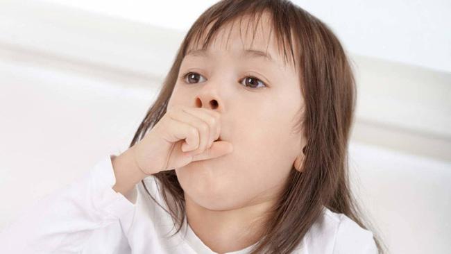 Thời tiết lạnh giá trẻ thường bị ho và đây chính cách giúp cha mẹ nhận biết liệu con mình có bị ho nặng không? - Ảnh 1